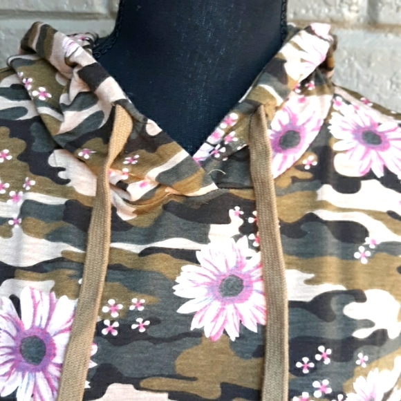 NWT BAILEY'S BLOSSOMS HOODIE - Picture 8 of 9